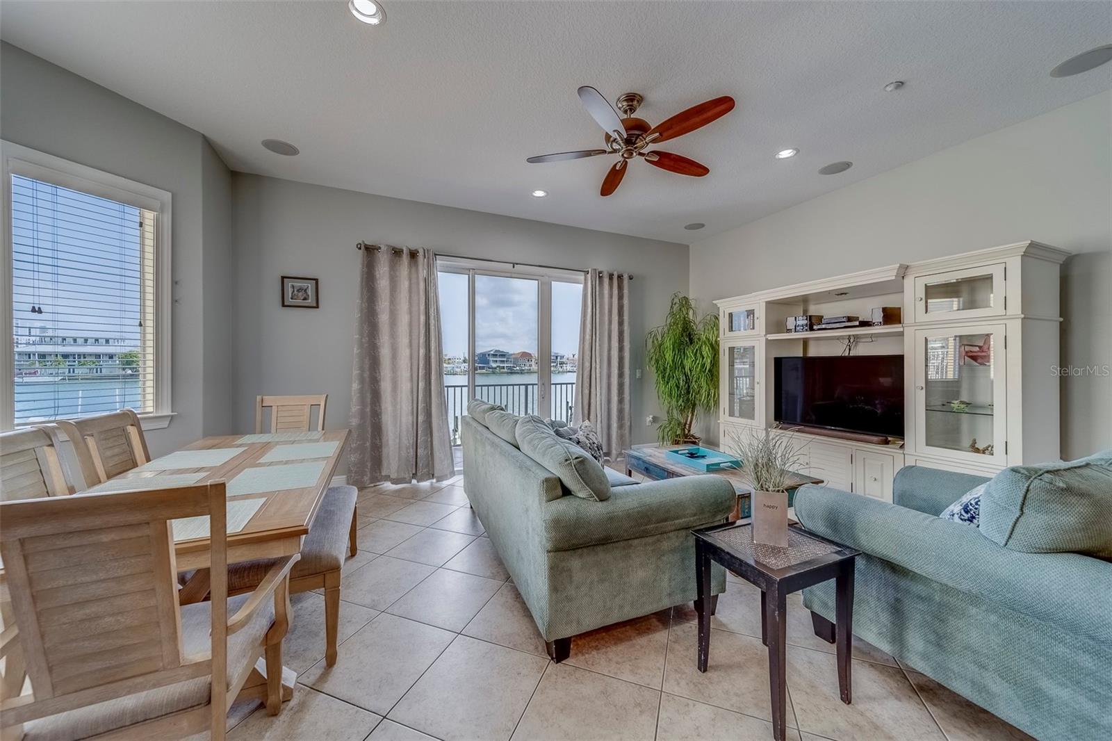 Image 11 of 75 For 620 Bayway Boulevard 1
