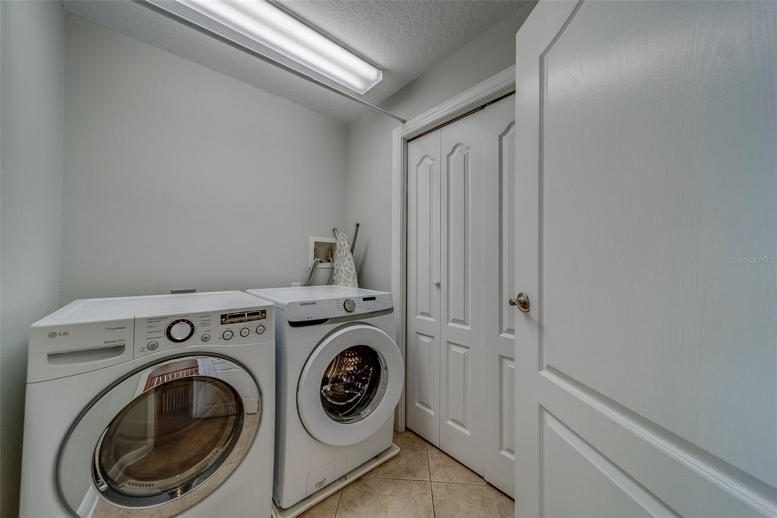 Image 33 of 75 For 620 Bayway Boulevard 1