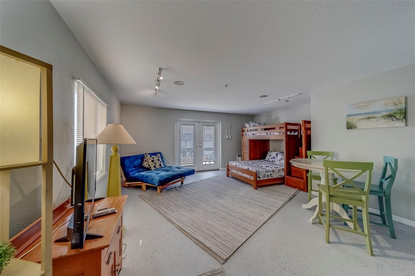 Image 34 of 75 For 620 Bayway Boulevard 1