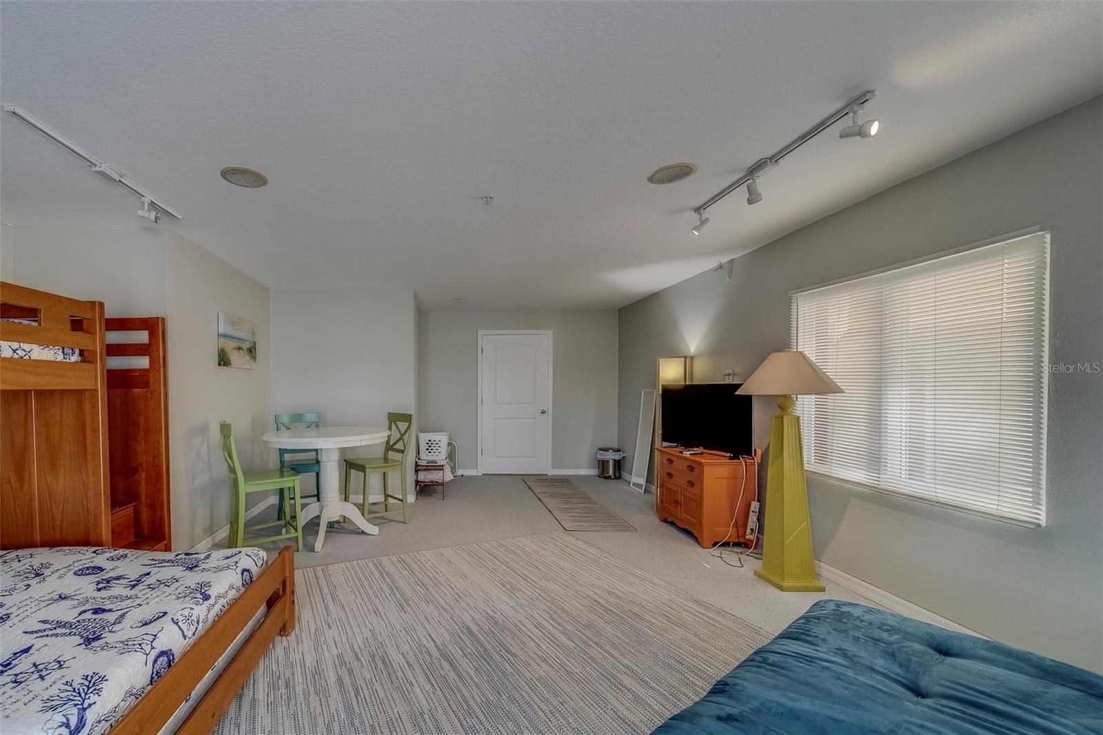 Image 37 of 75 For 620 Bayway Boulevard 1