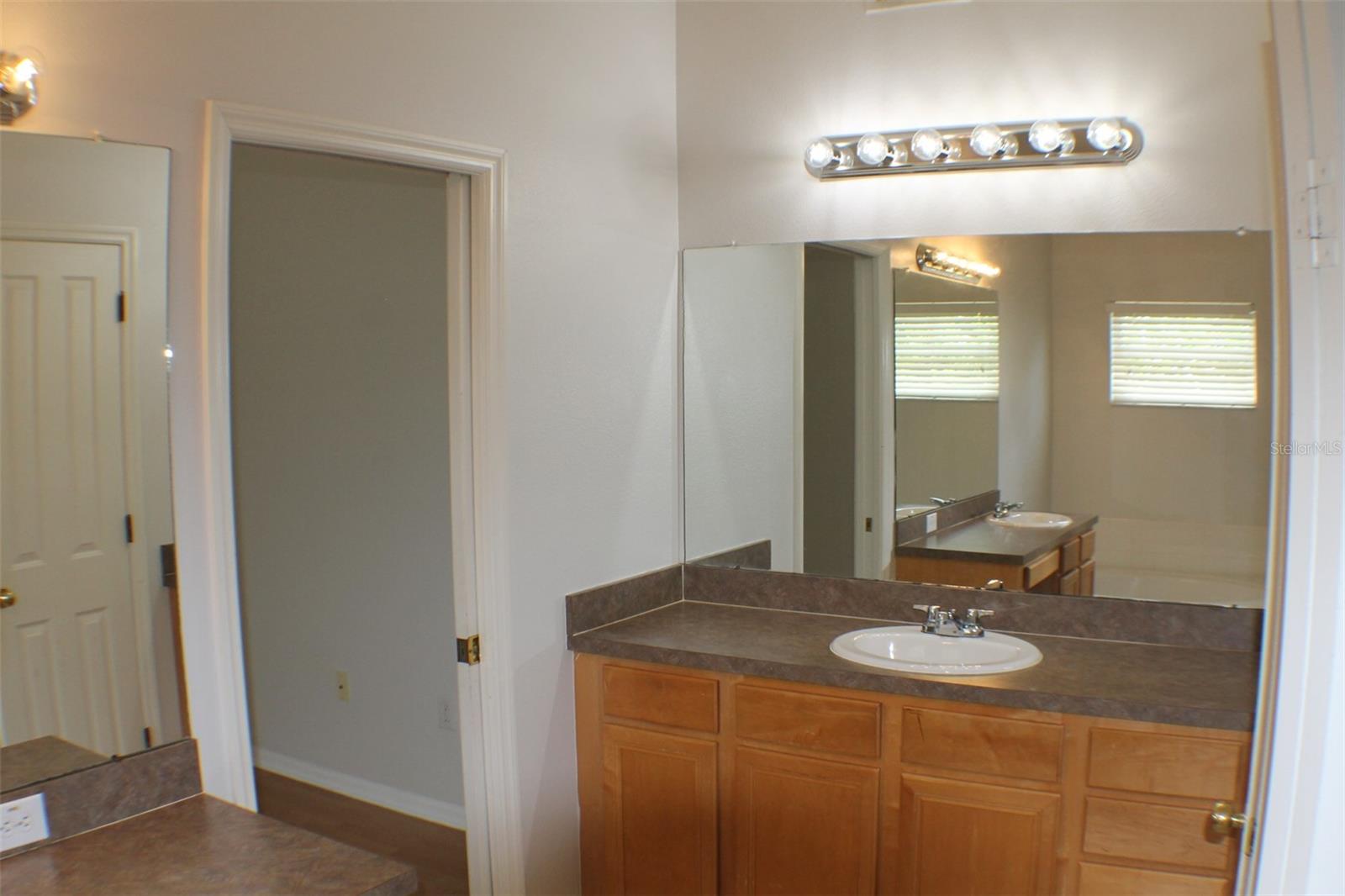 Image 15 of 31 For 31321 Wrencrest Drive