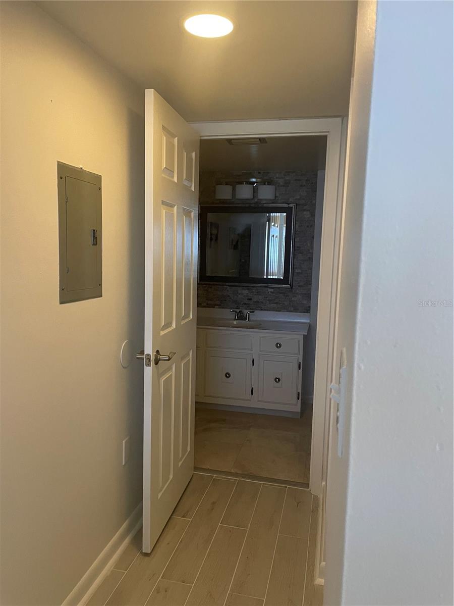 Image 10 of 18 For 106 1st Street E 306