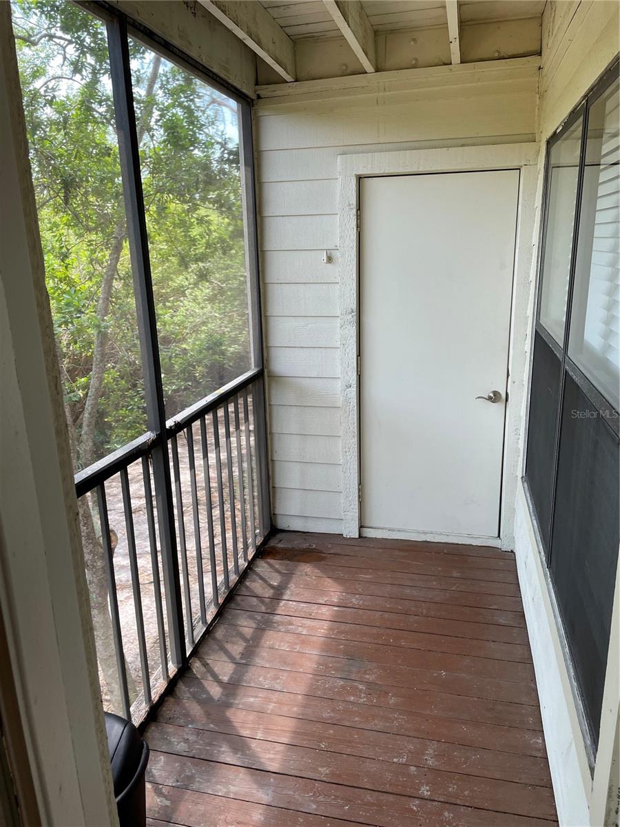 Image 6 of 19 For 11901 4th Street N 12203