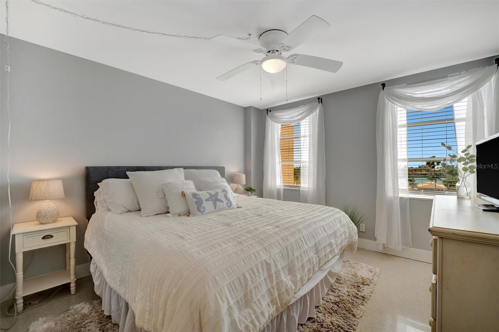 Image 19 of 49 For 10355 Paradise Boulevard 413