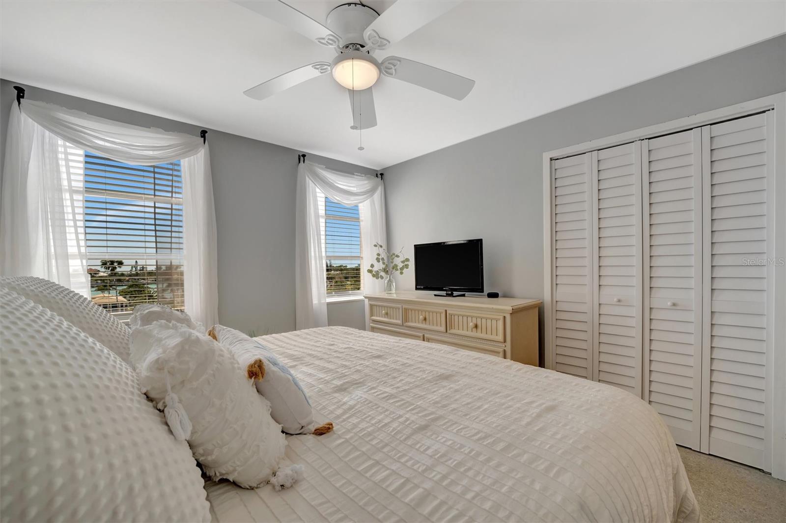 Image 20 of 49 For 10355 Paradise Boulevard 413