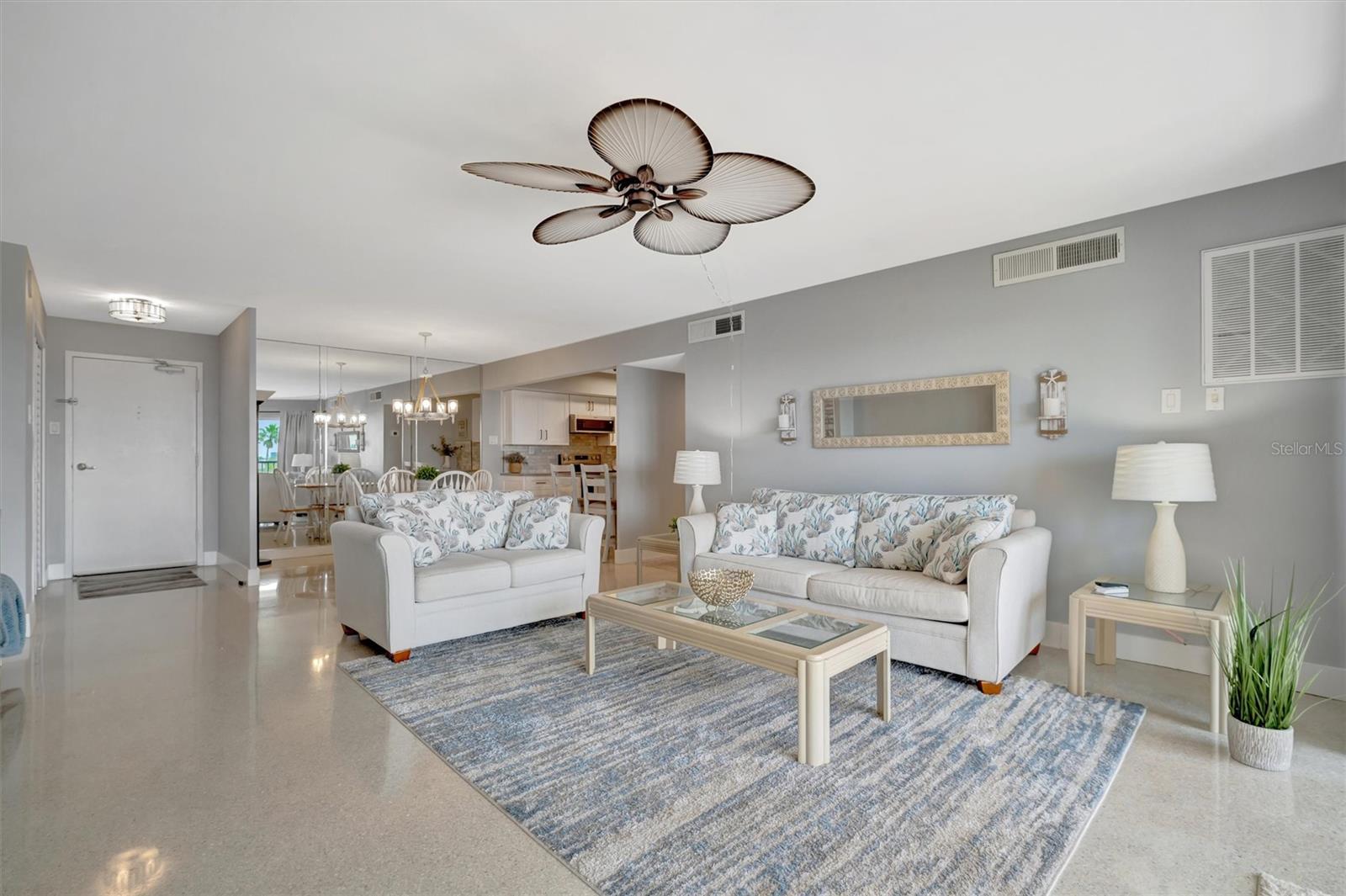 Image 5 of 49 For 10355 Paradise Boulevard 413
