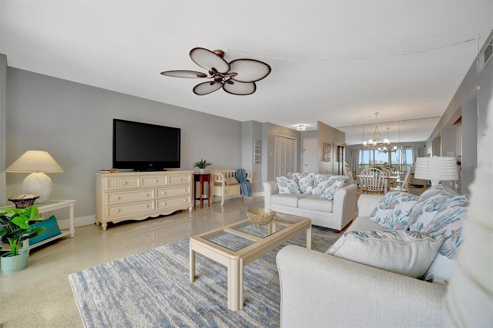 Image 6 of 49 For 10355 Paradise Boulevard 413