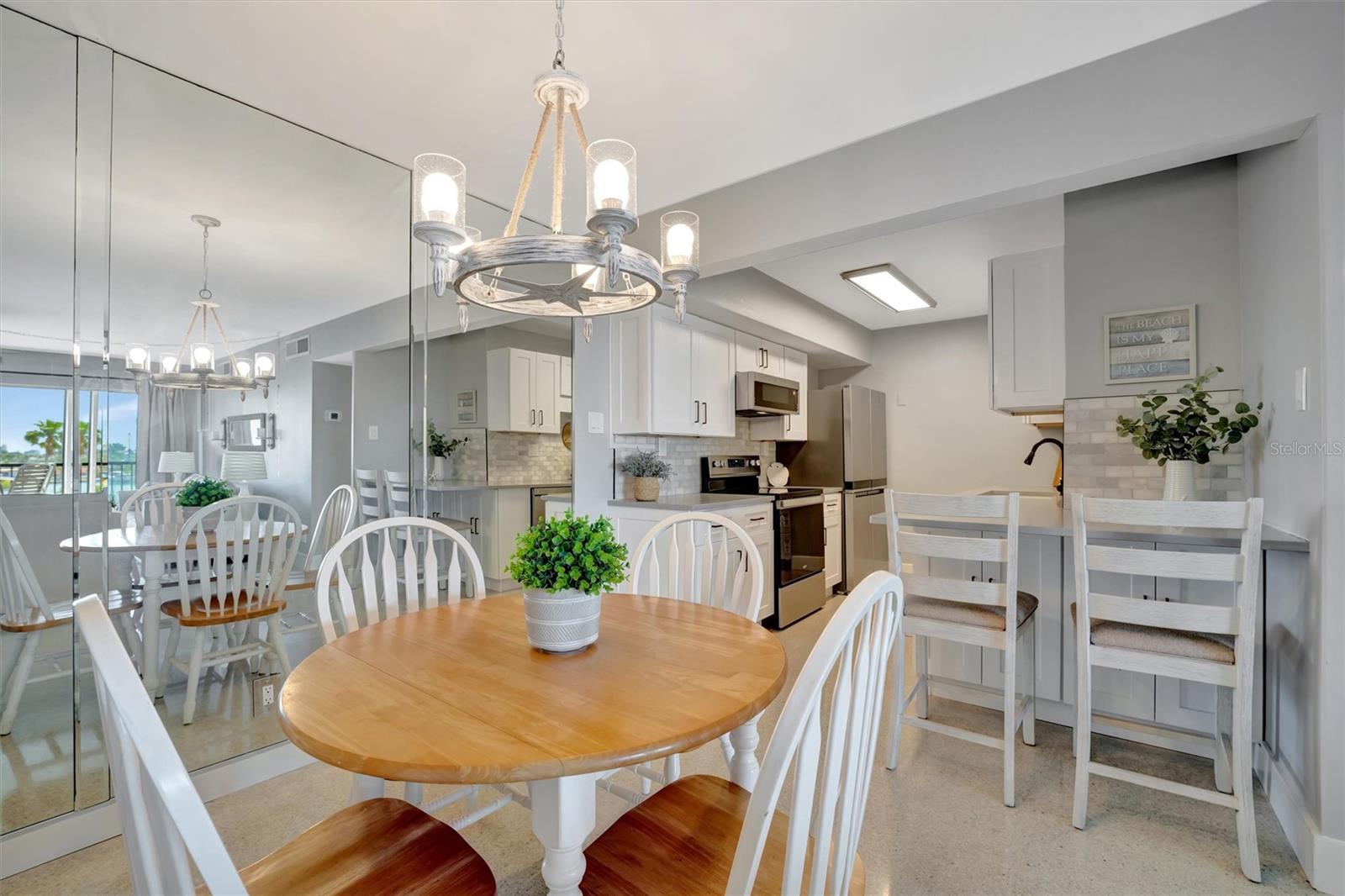 Image 7 of 49 For 10355 Paradise Boulevard 413