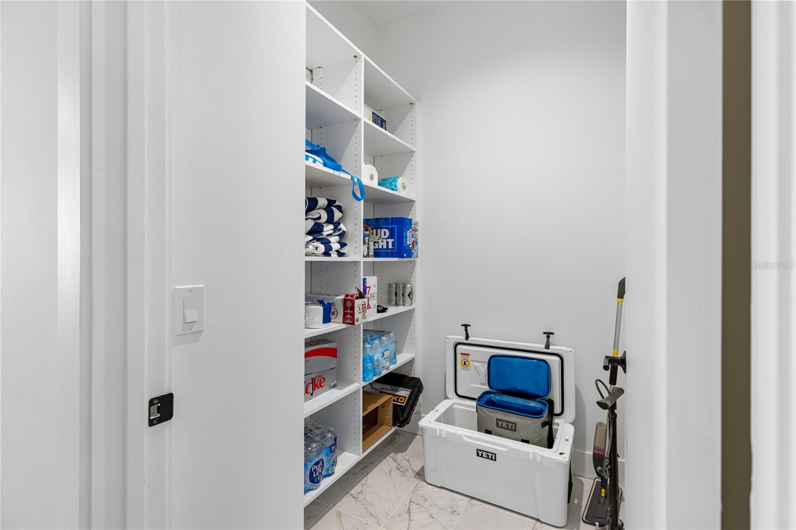 Image 10 of 44 For 777 3rd Avenue N 1702