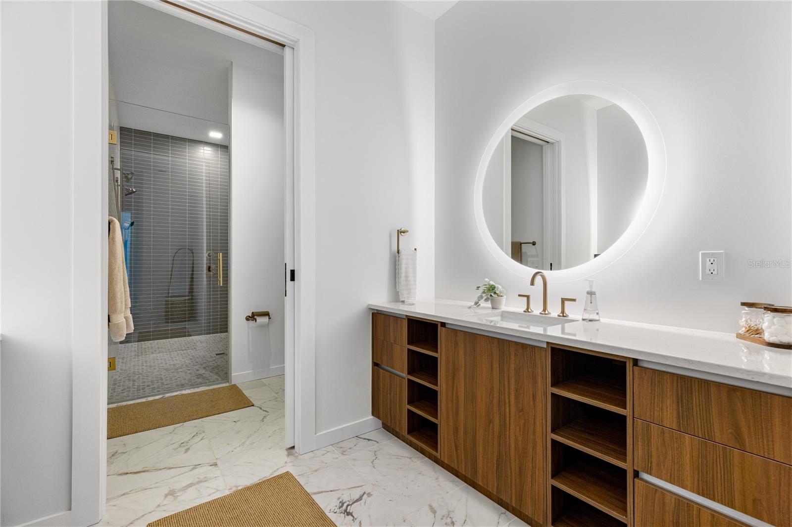 Image 13 of 44 For 777 3rd Avenue N 1702