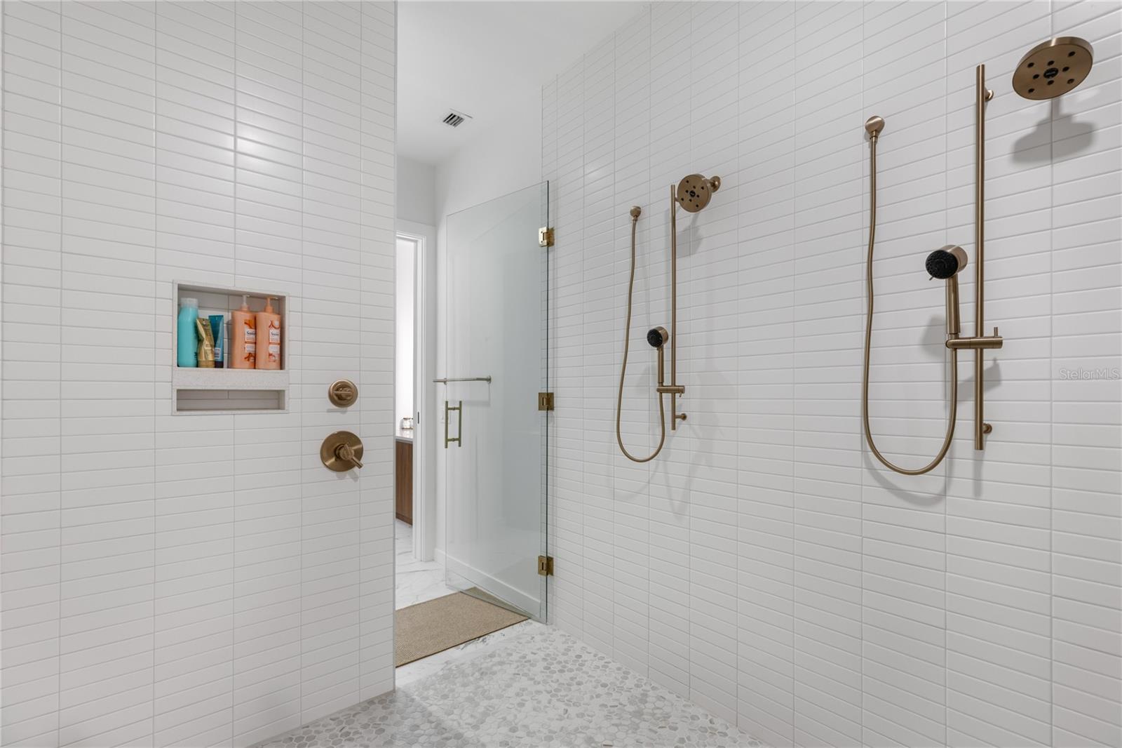 Image 18 of 44 For 777 3rd Avenue N 1702