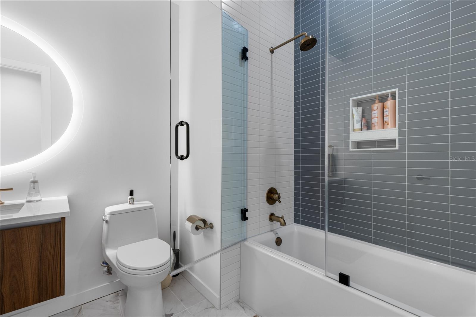 Image 21 of 44 For 777 3rd Avenue N 1702