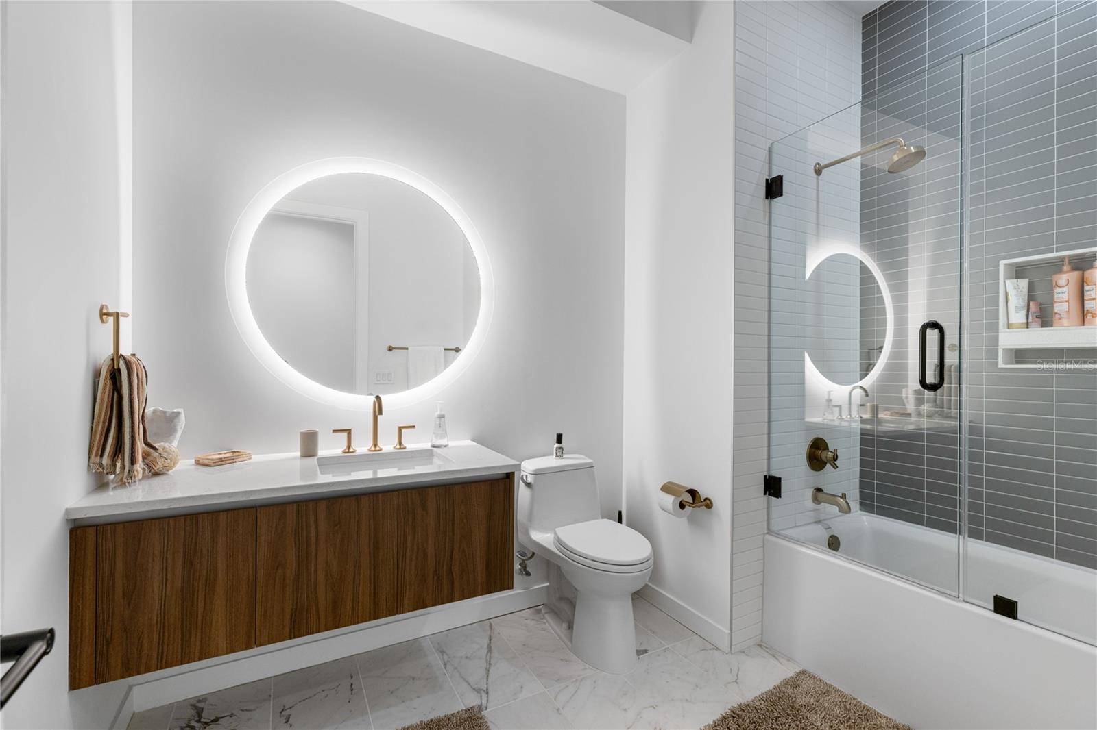 Image 23 of 44 For 777 3rd Avenue N 1702