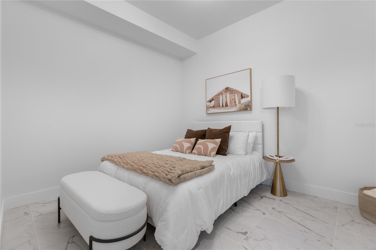 Image 24 of 44 For 777 3rd Avenue N 1702