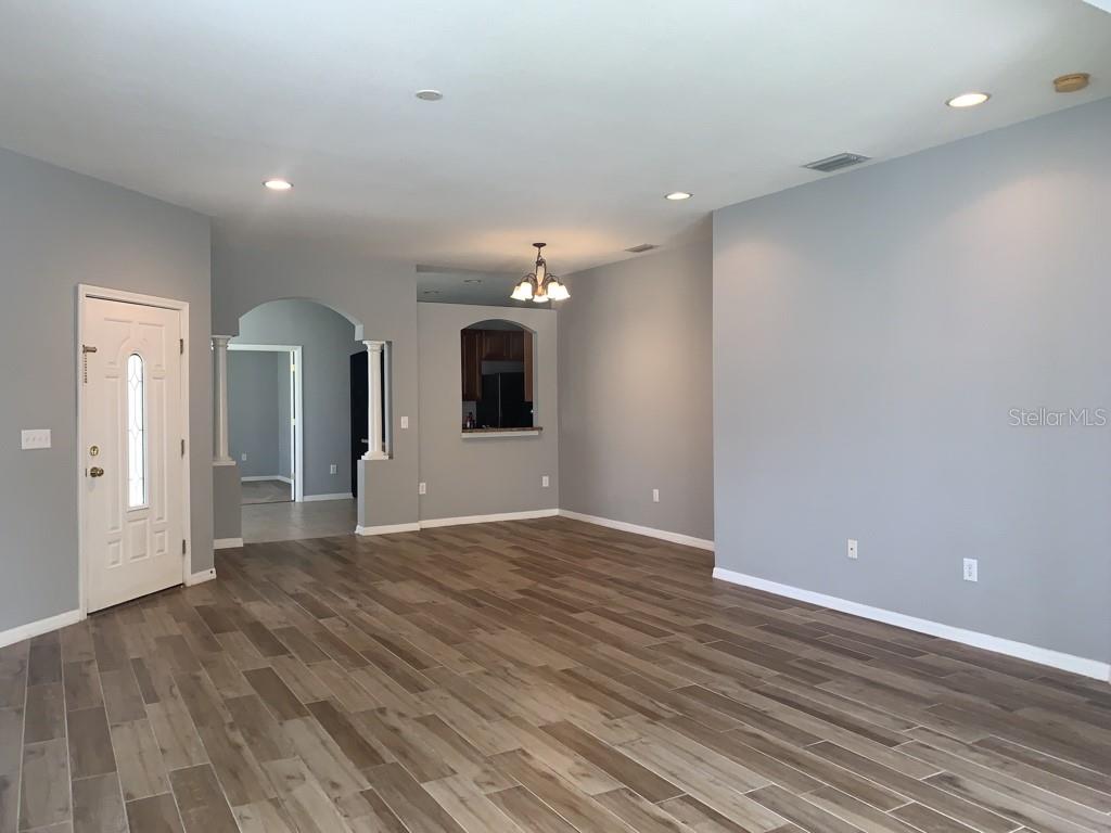 Image 3 of 15 For 3648 Simonton Court
