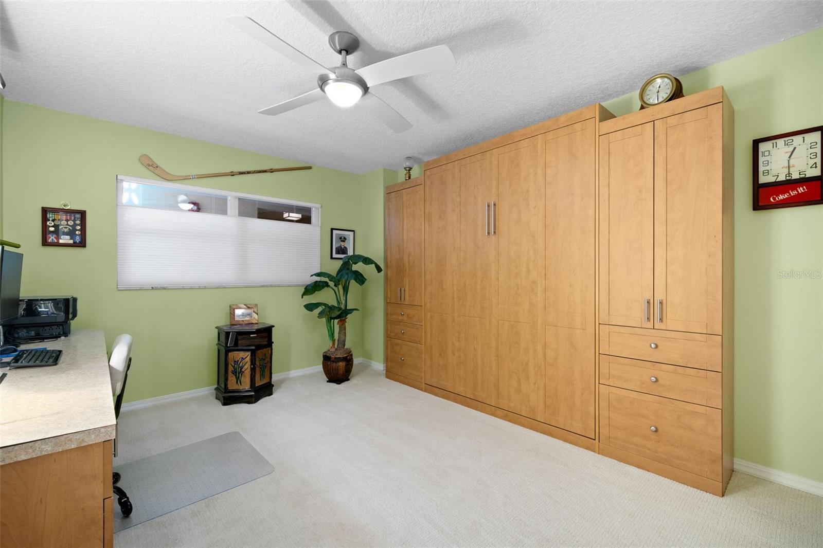 Image 17 of 36 For 700 Beach Drive Ne 803