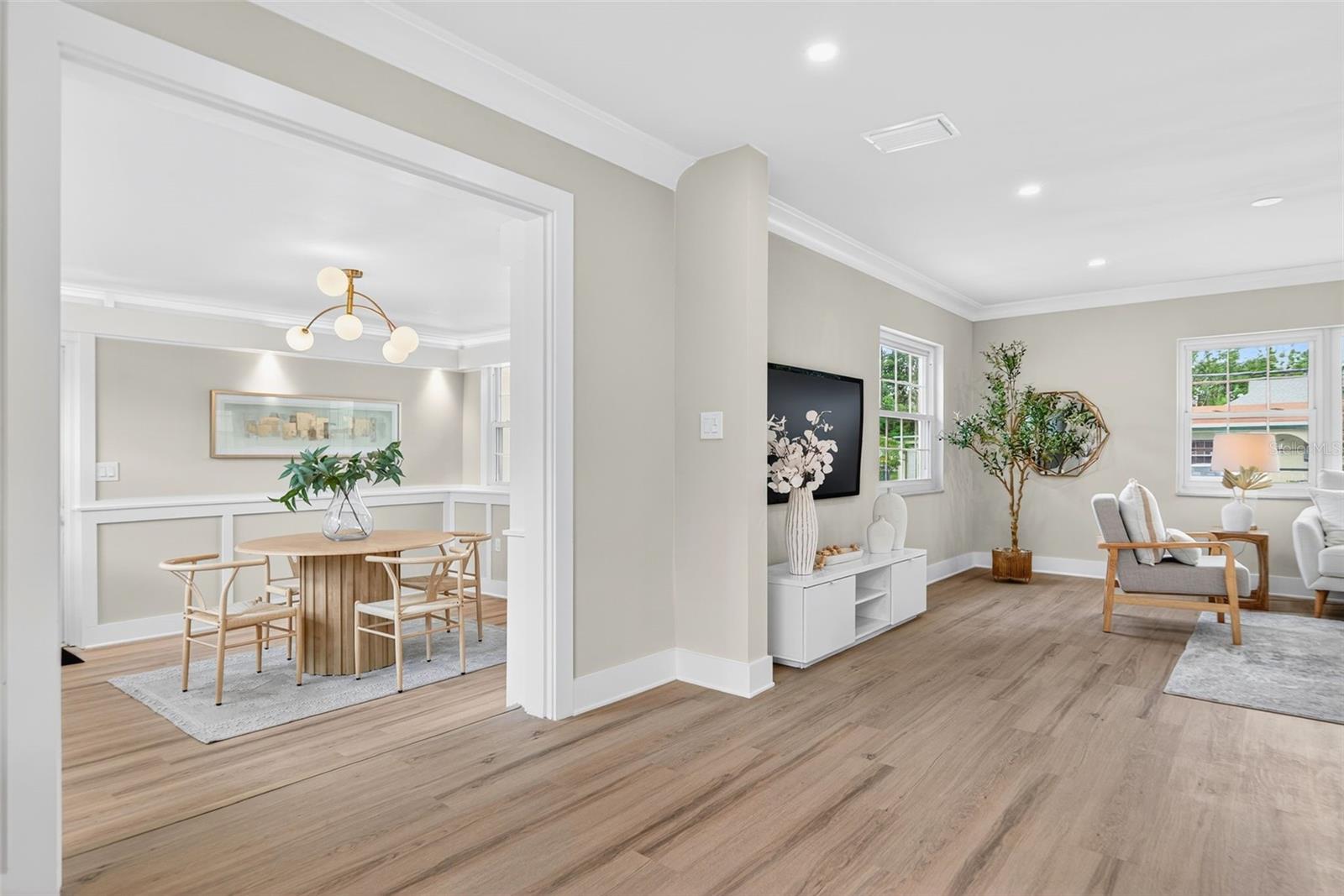 Image 33 of 76 For 600 30th Street N