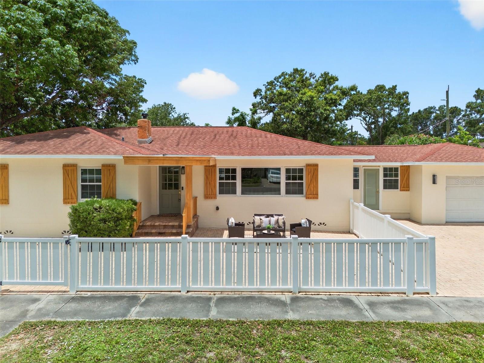 Image 4 of 76 For 600 30th Street N