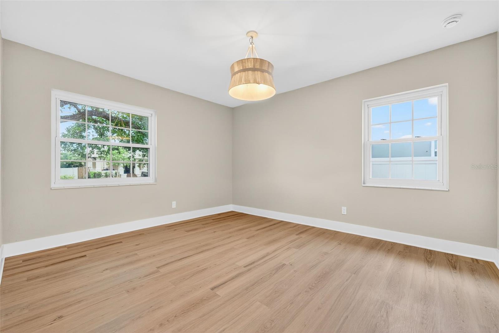 Image 49 of 76 For 600 30th Street N