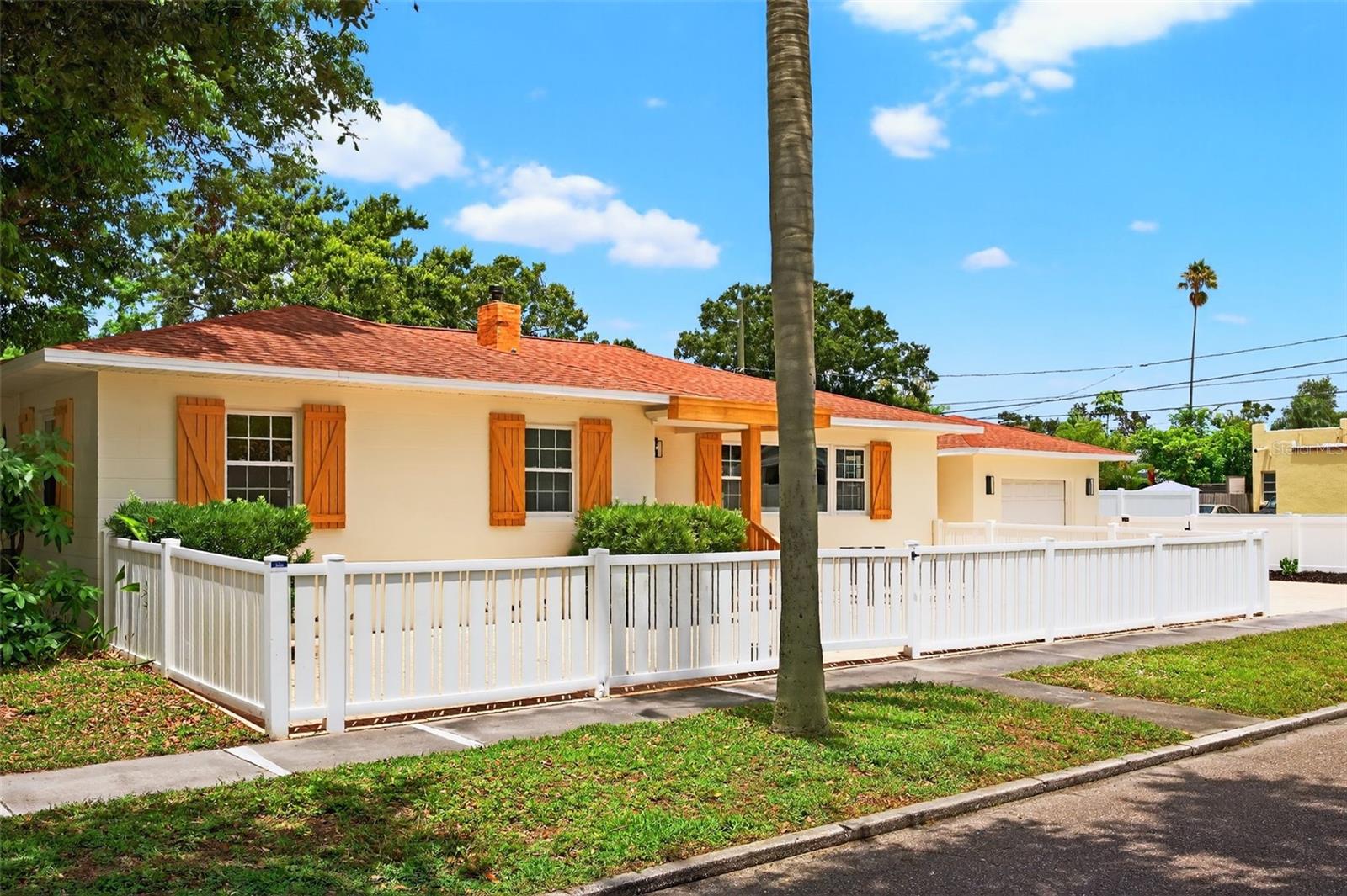 Image 5 of 76 For 600 30th Street N