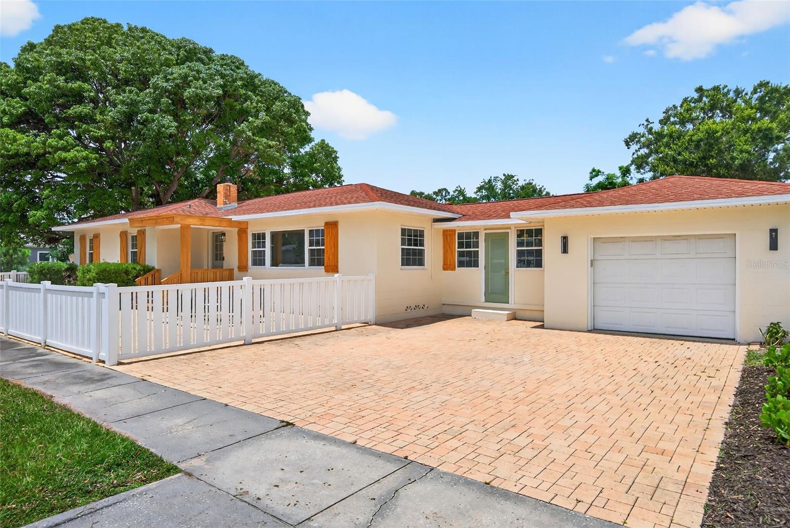 Image 9 of 76 For 600 30th Street N