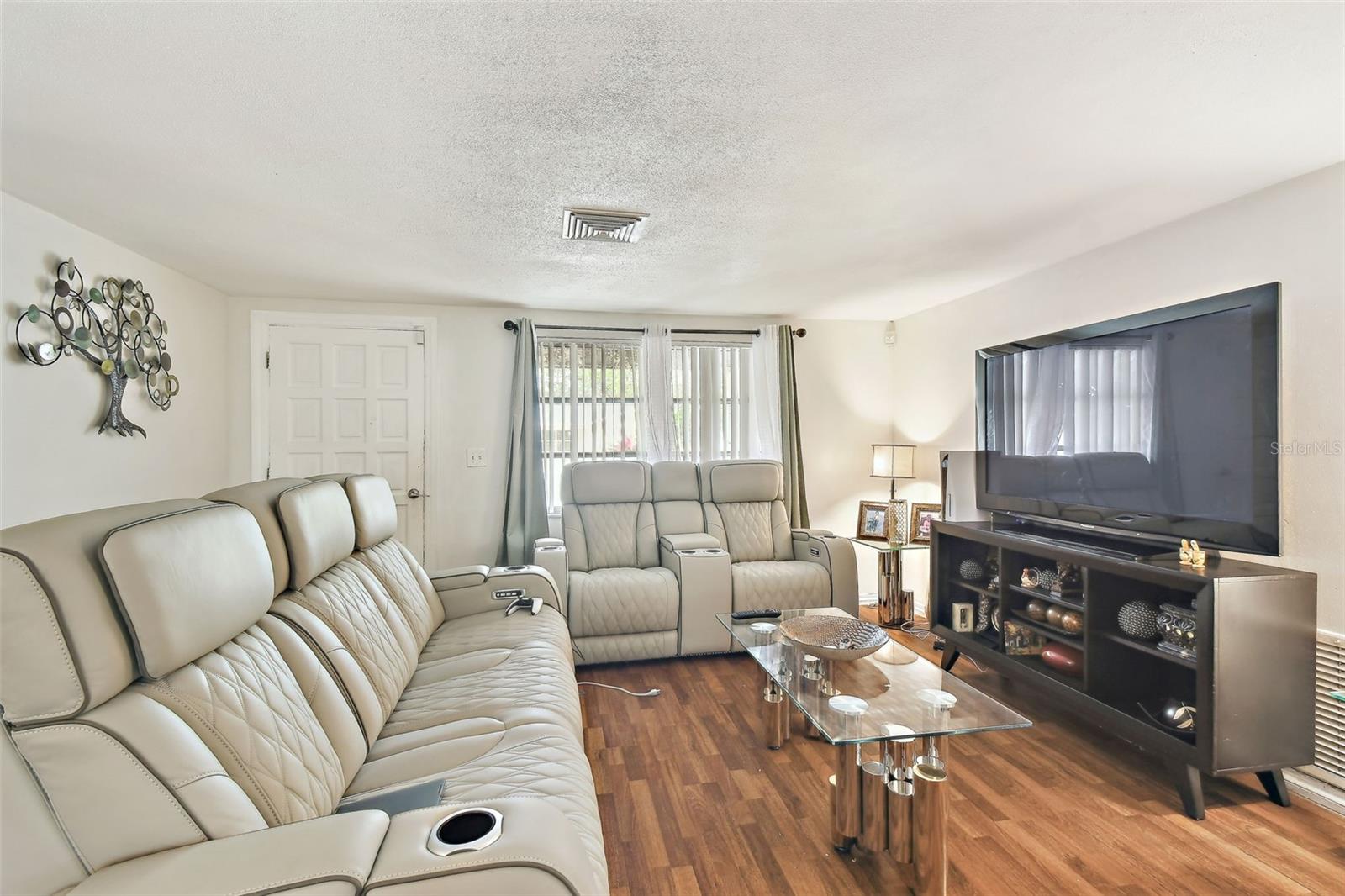 Image 18 of 43 For 8907 Pandora Lane