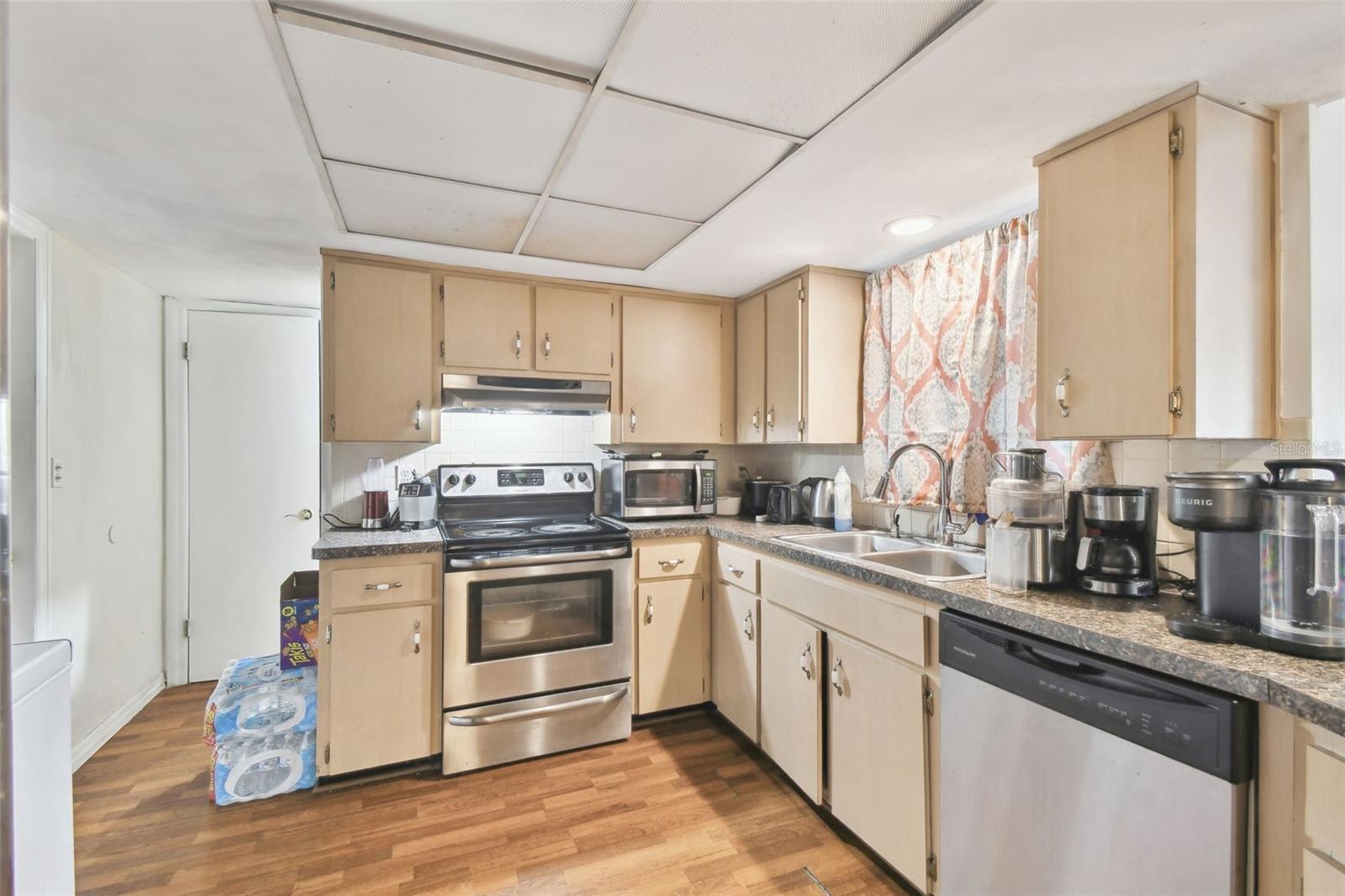 Image 27 of 43 For 8907 Pandora Lane