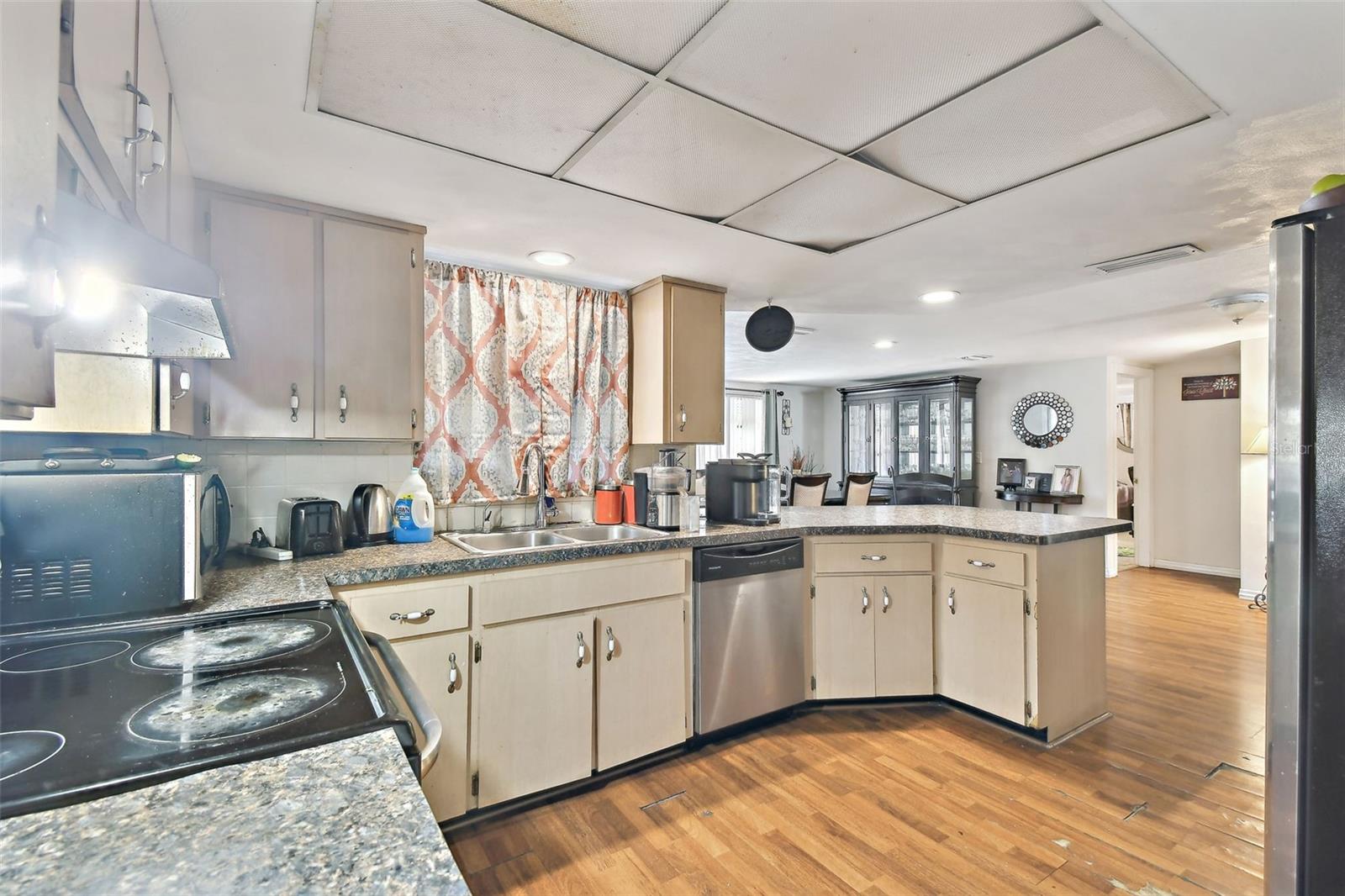 Image 28 of 43 For 8907 Pandora Lane