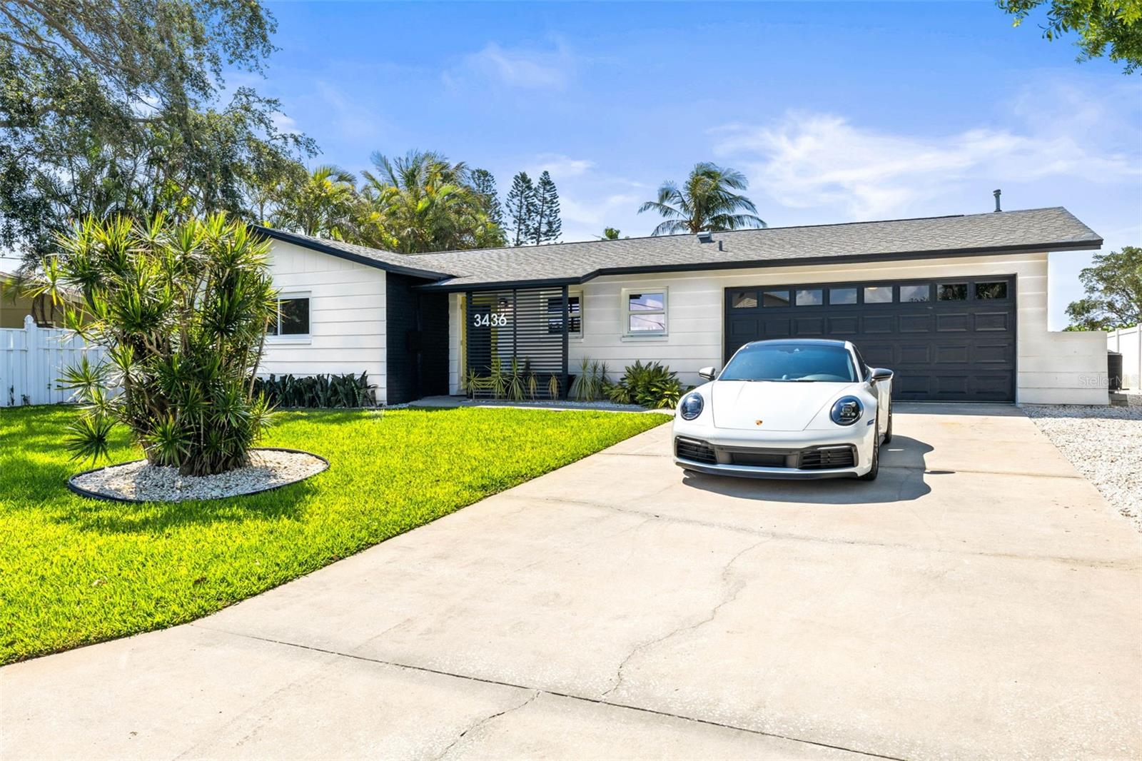 Image 31 of 33 For 3436 Manatee Drive Se