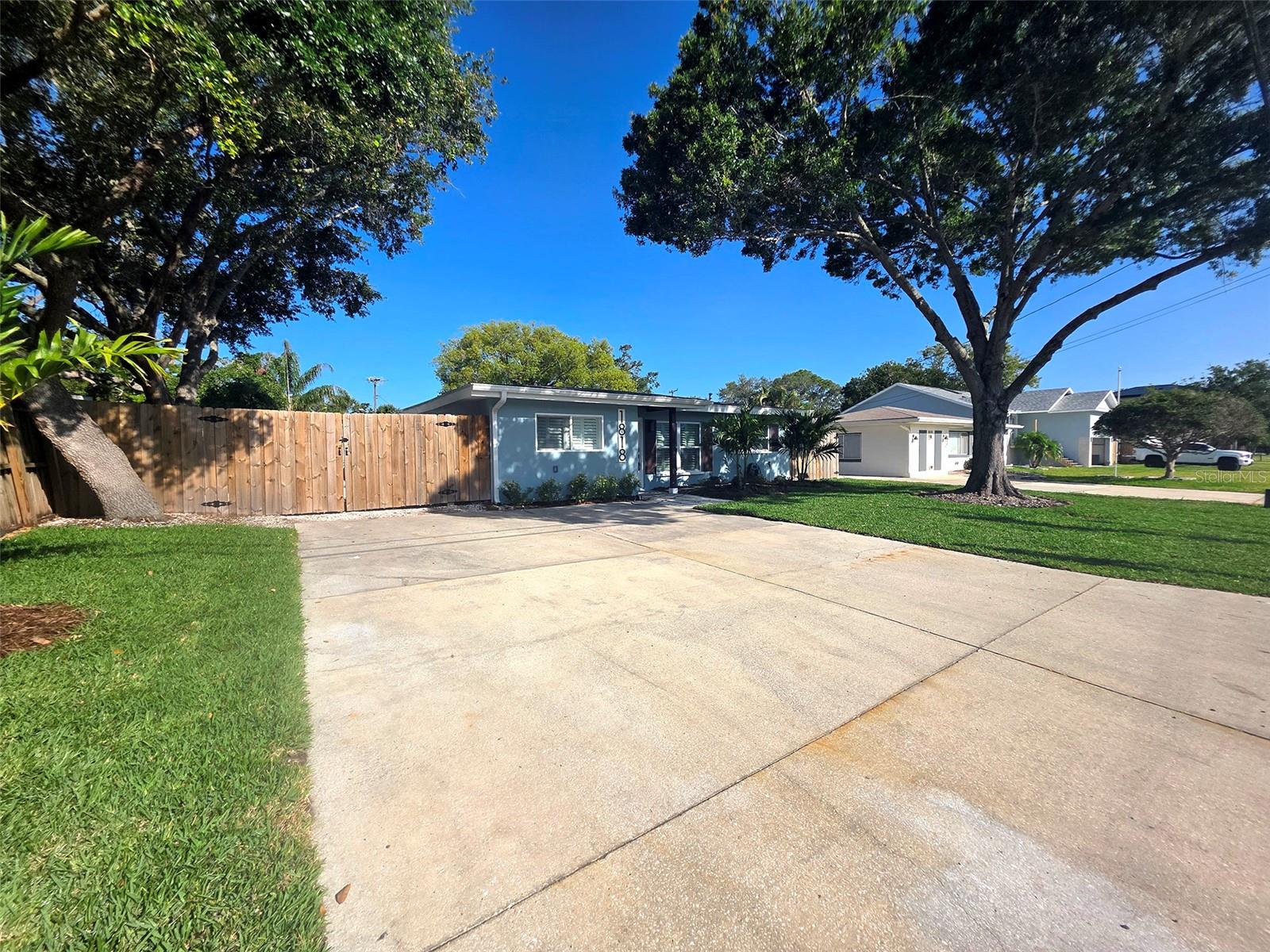 Image 2 of 30 For 1818 Douglas Avenue