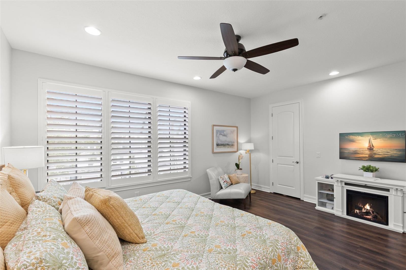 Image 28 of 43 For 214 Audubon Avenue