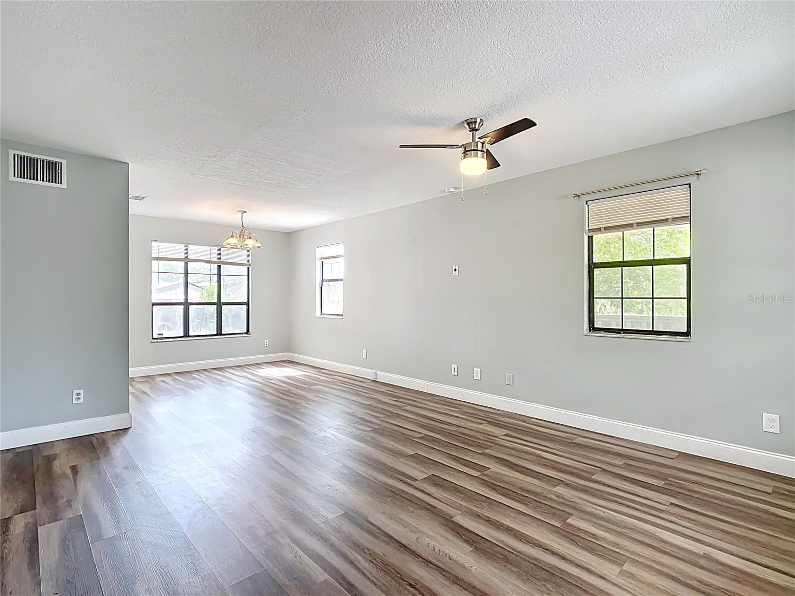 Image 13 of 49 For 713 3rd Street