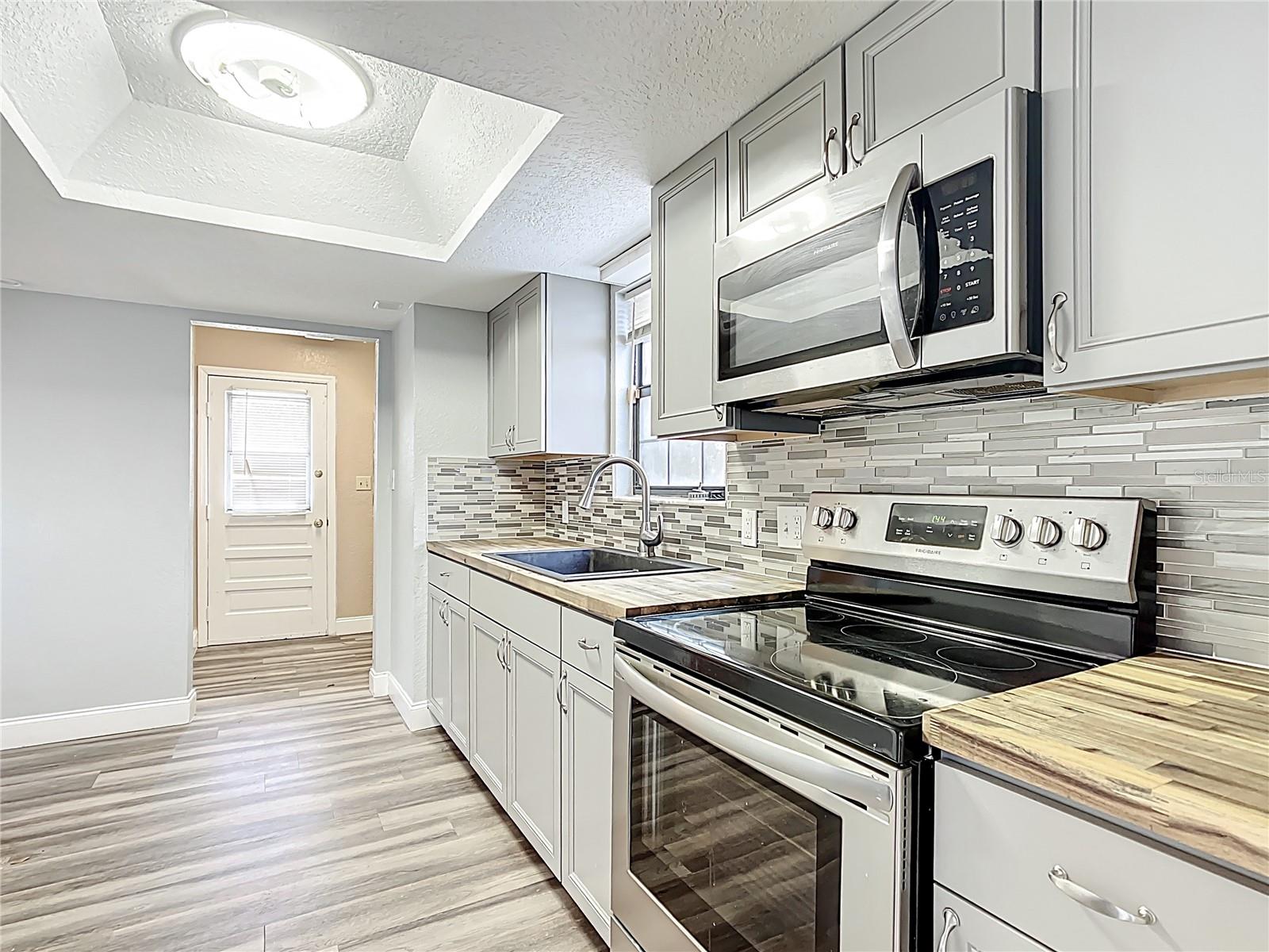 Image 16 of 49 For 713 3rd Street