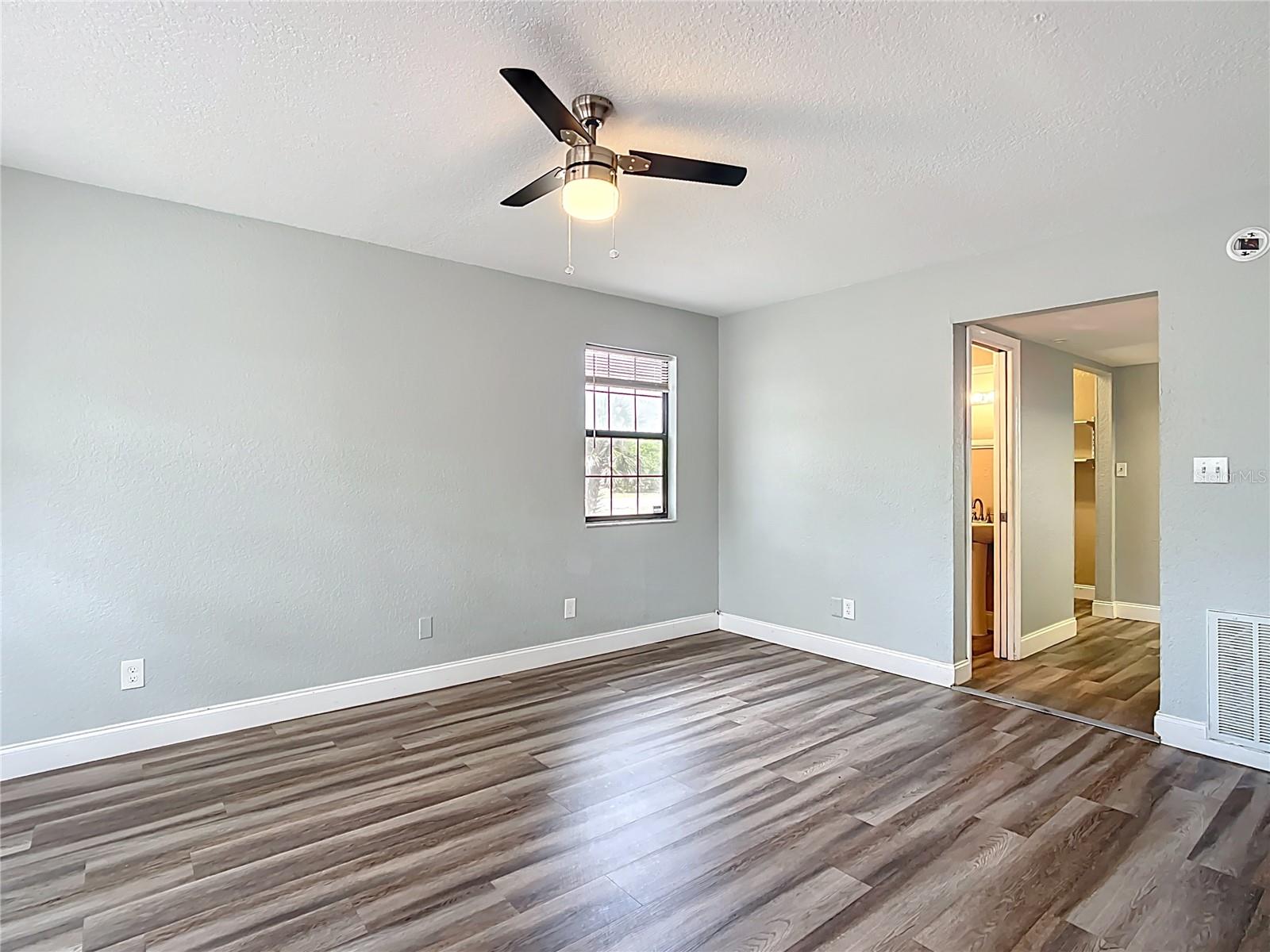 Image 20 of 49 For 713 3rd Street