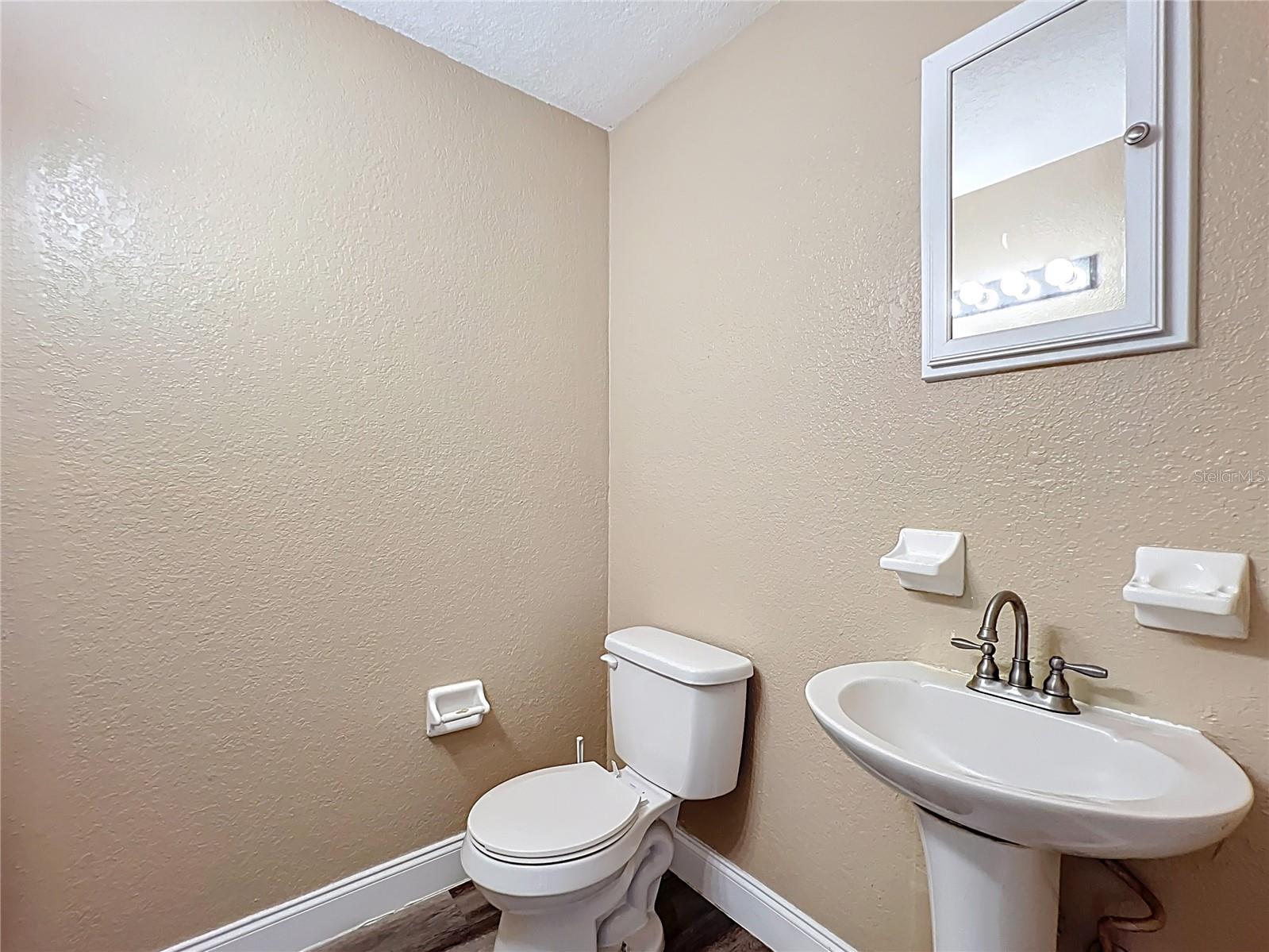 Image 23 of 49 For 713 3rd Street
