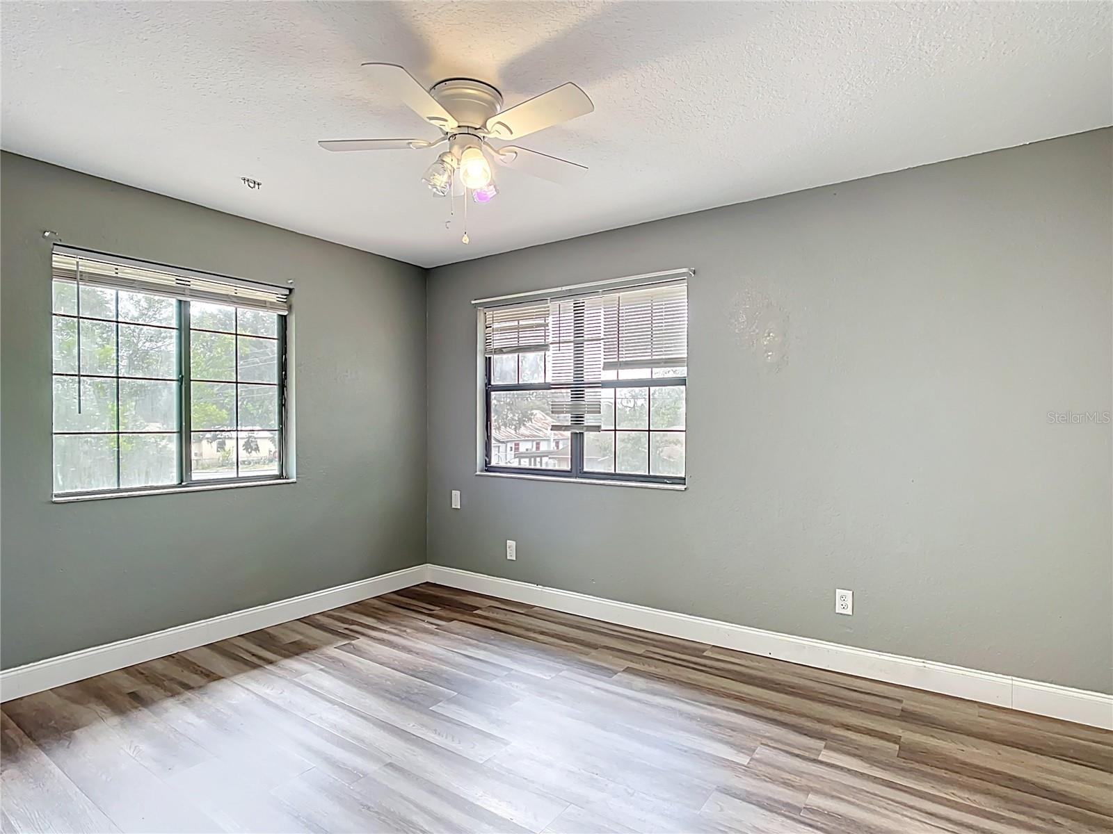 Image 27 of 49 For 713 3rd Street