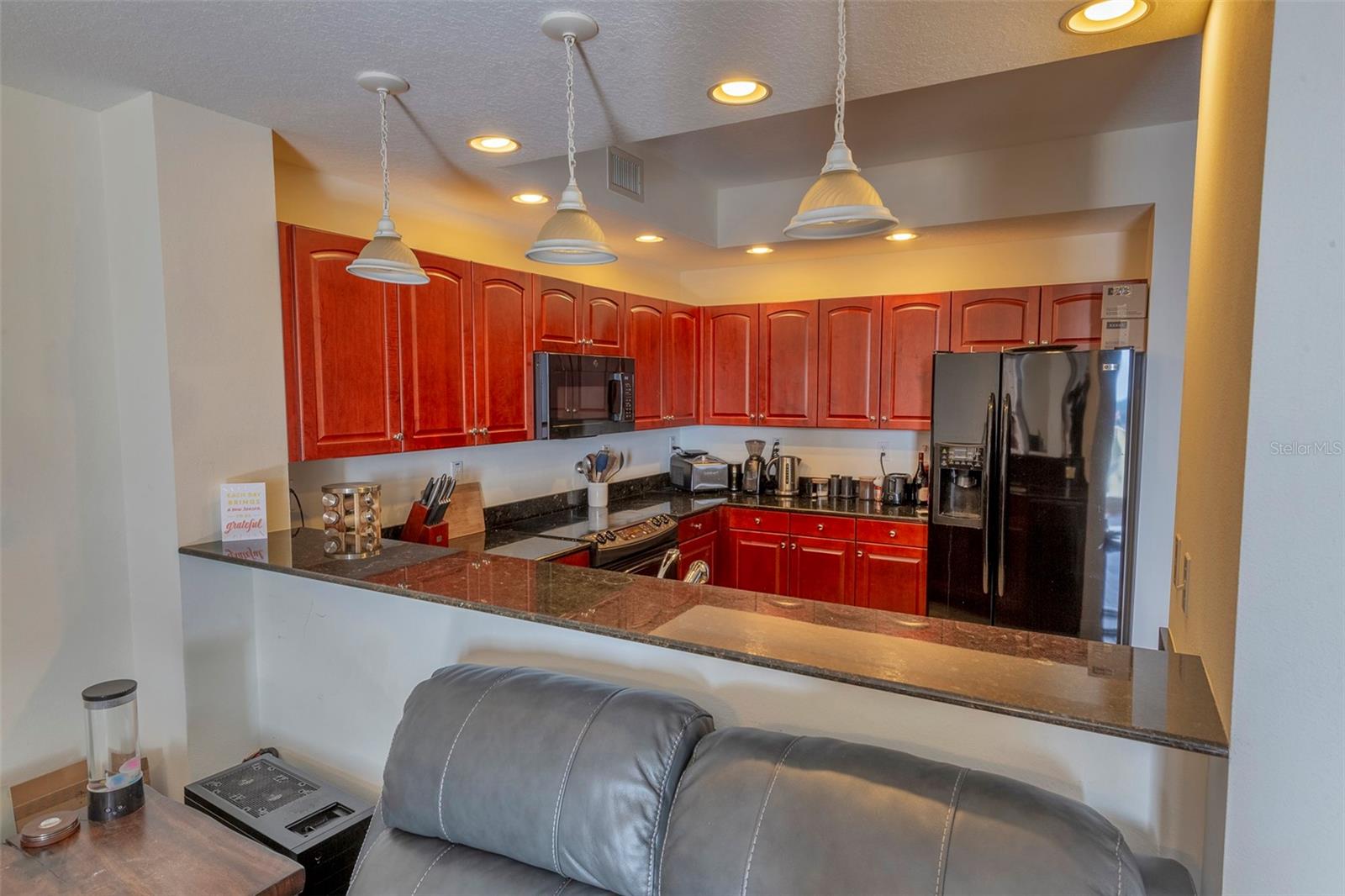 Image 4 of 16 For 628 Cleveland Street 1114