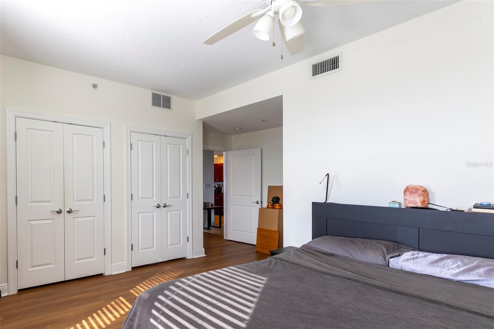 Image 8 of 16 For 628 Cleveland Street 1114
