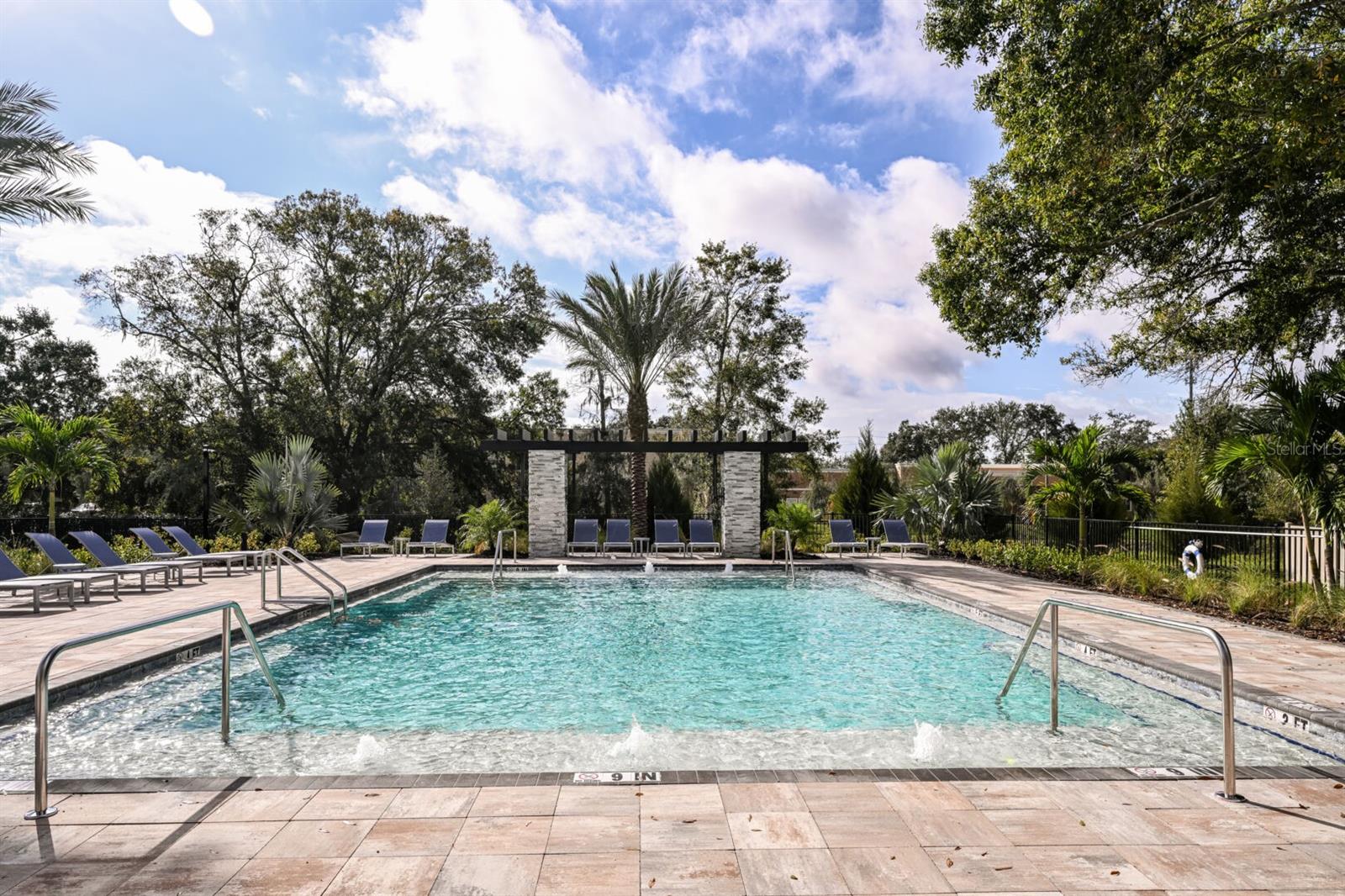 Listing photo id 18 for 1144 Creek Valley Court