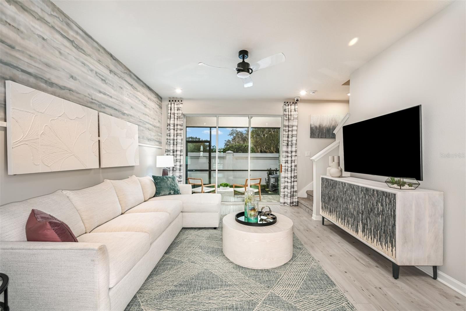 Listing photo id 6 for 1144 Creek Valley Court