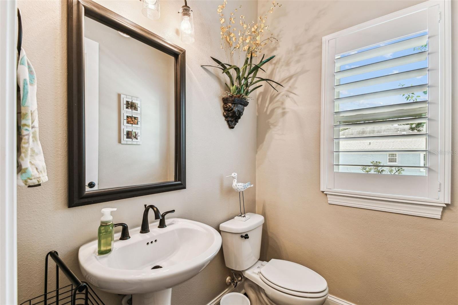 Image 10 of 72 For 6022 Elkins Avenue