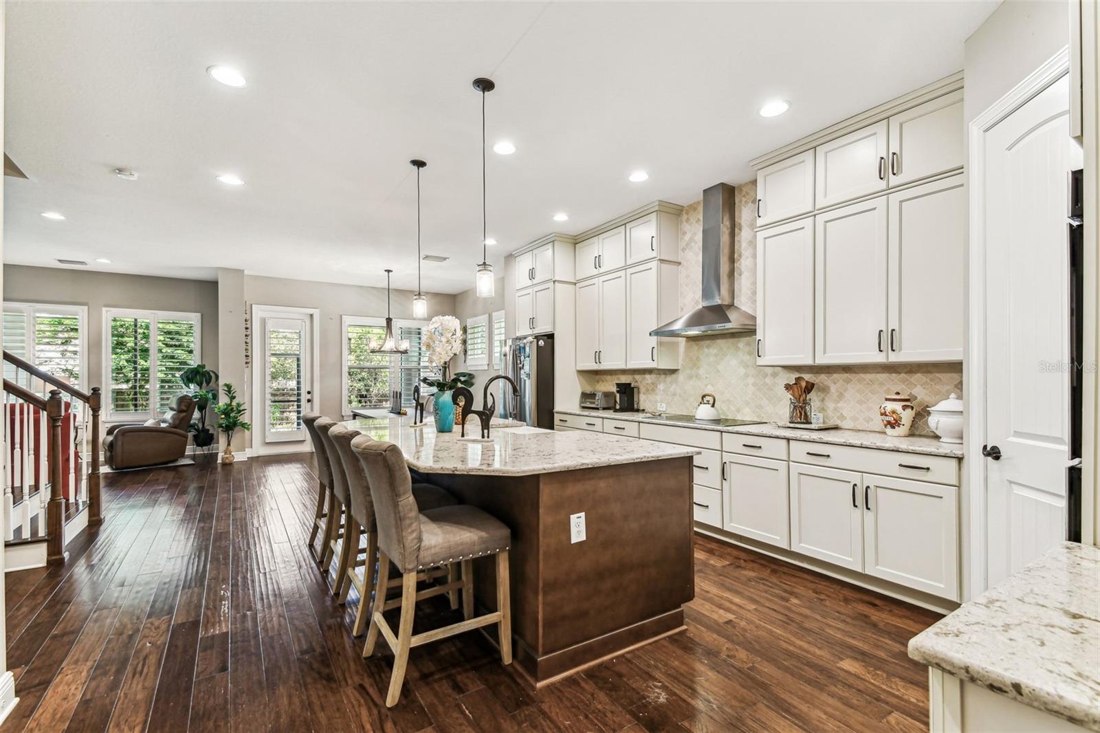 Image 13 of 72 For 6022 Elkins Avenue