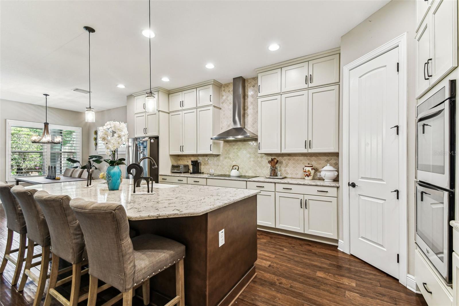 Image 14 of 72 For 6022 Elkins Avenue