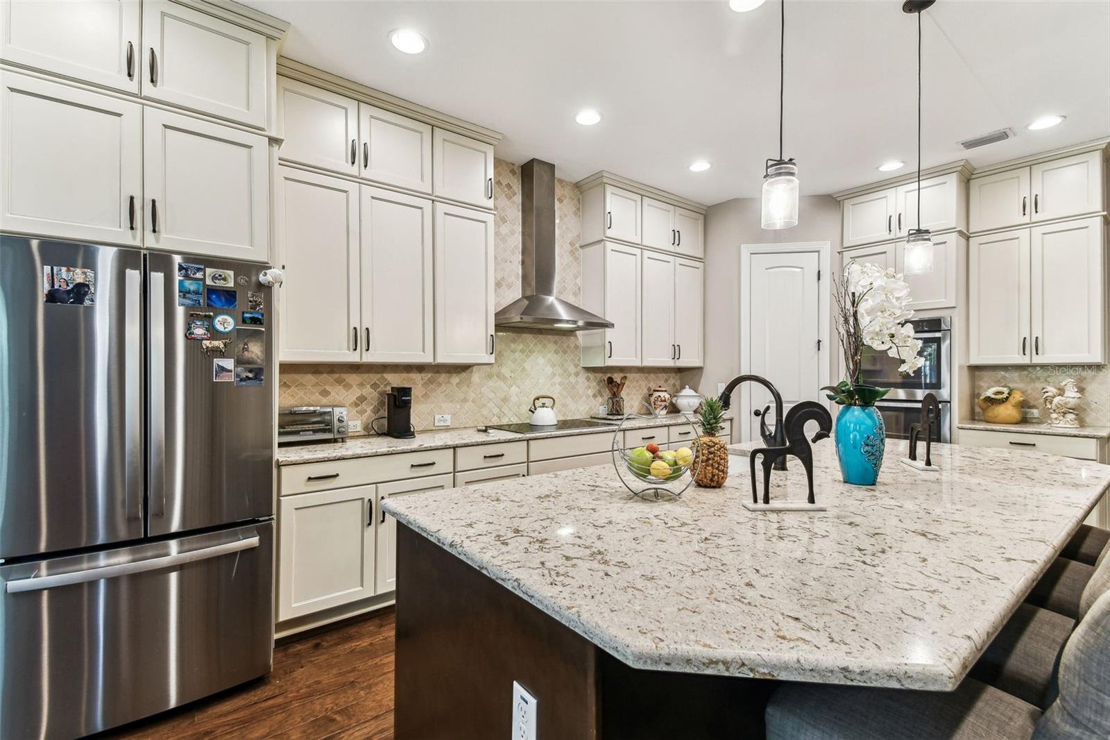 Image 17 of 72 For 6022 Elkins Avenue