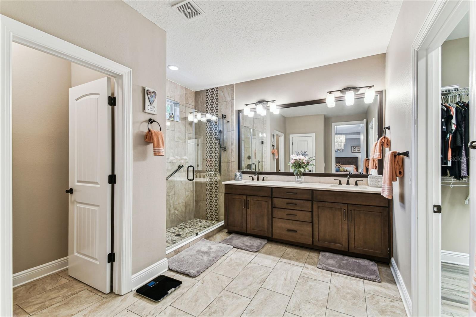 Image 42 of 72 For 6022 Elkins Avenue