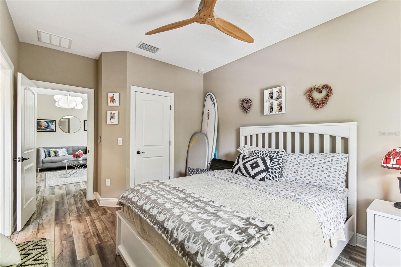 Image 47 of 72 For 6022 Elkins Avenue