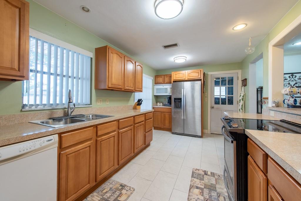 Image 10 of 45 For 11029 90th Avenue