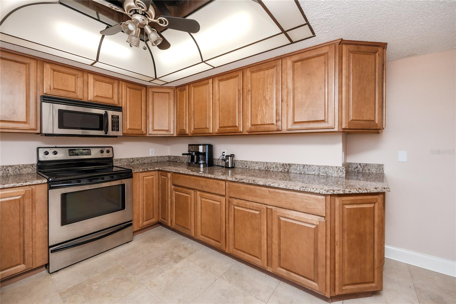 Image 18 of 43 For 736 Island Way 201