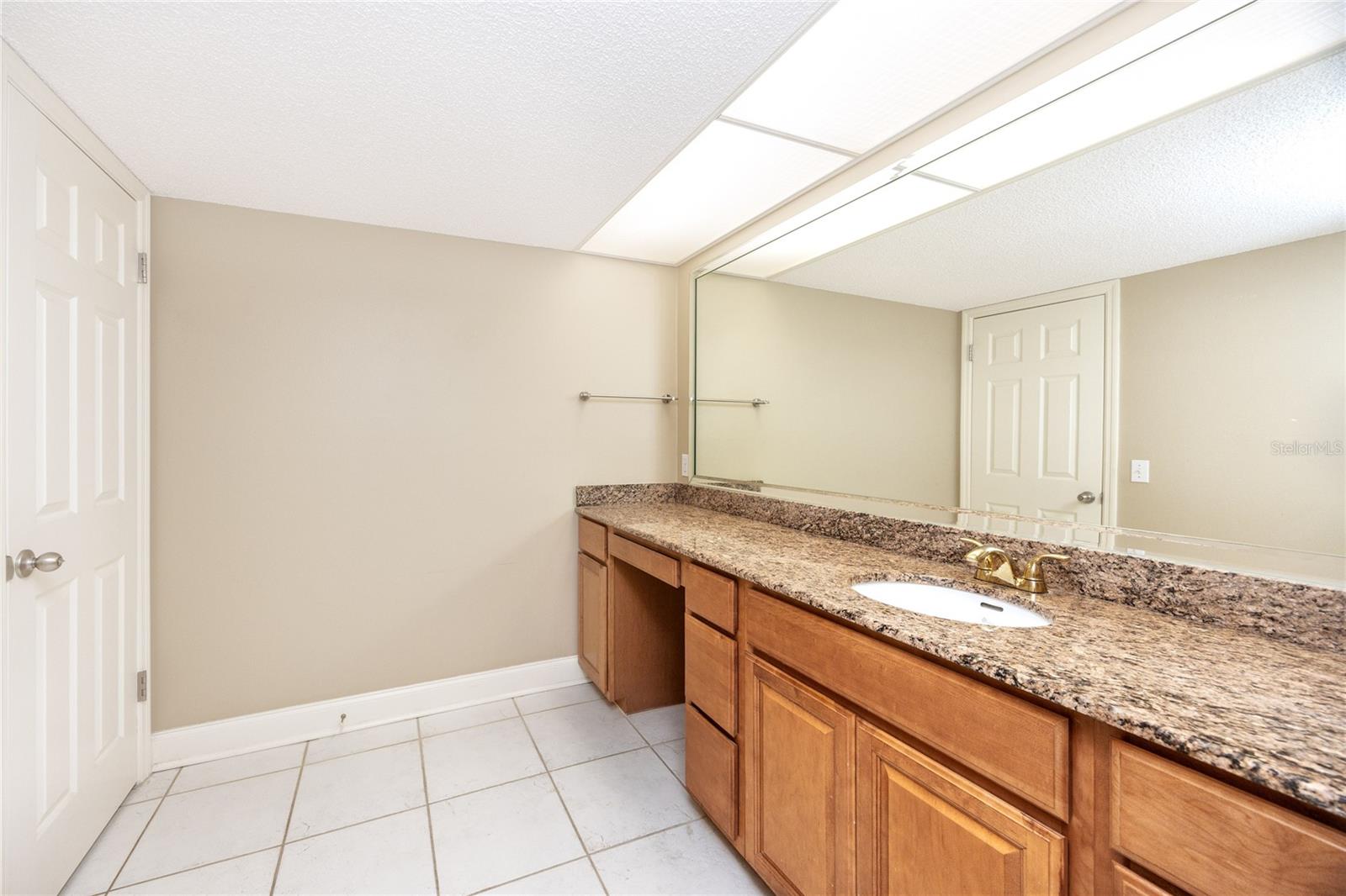 Image 26 of 43 For 736 Island Way 201