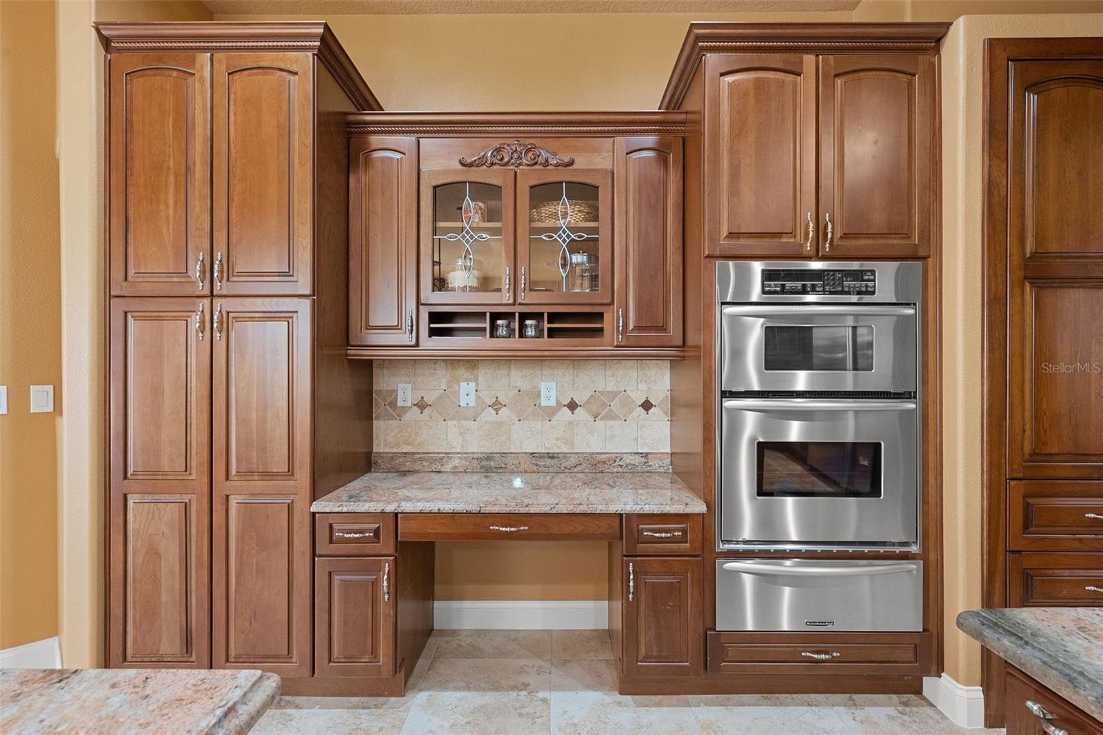 Listing photo id 16 for 10117 Breezy Pines Court